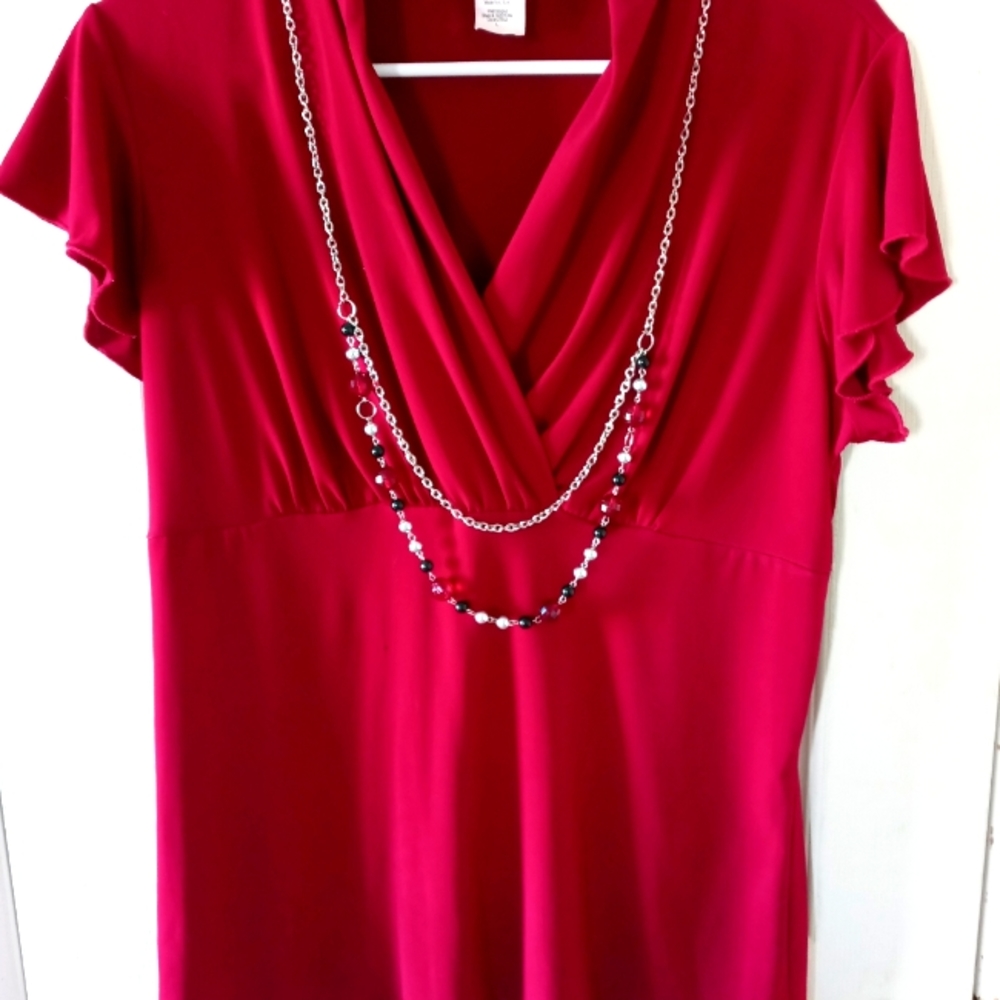 Gorgeous Women's Shirt With Attached Necklace